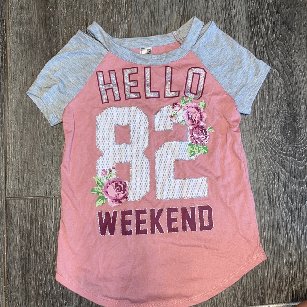Pink and gray graphic t-shirt